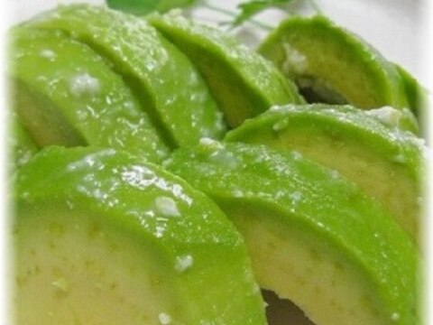 塩麹でしっとり夏野菜アボカドの浅漬け